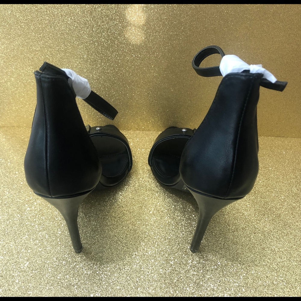 NWB Black Buckle Strap Peep Toe 🖤 - Picture 7 of 8